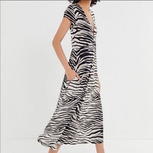 Urban Outfitters Zebra Print Midi Dress w. Pockets